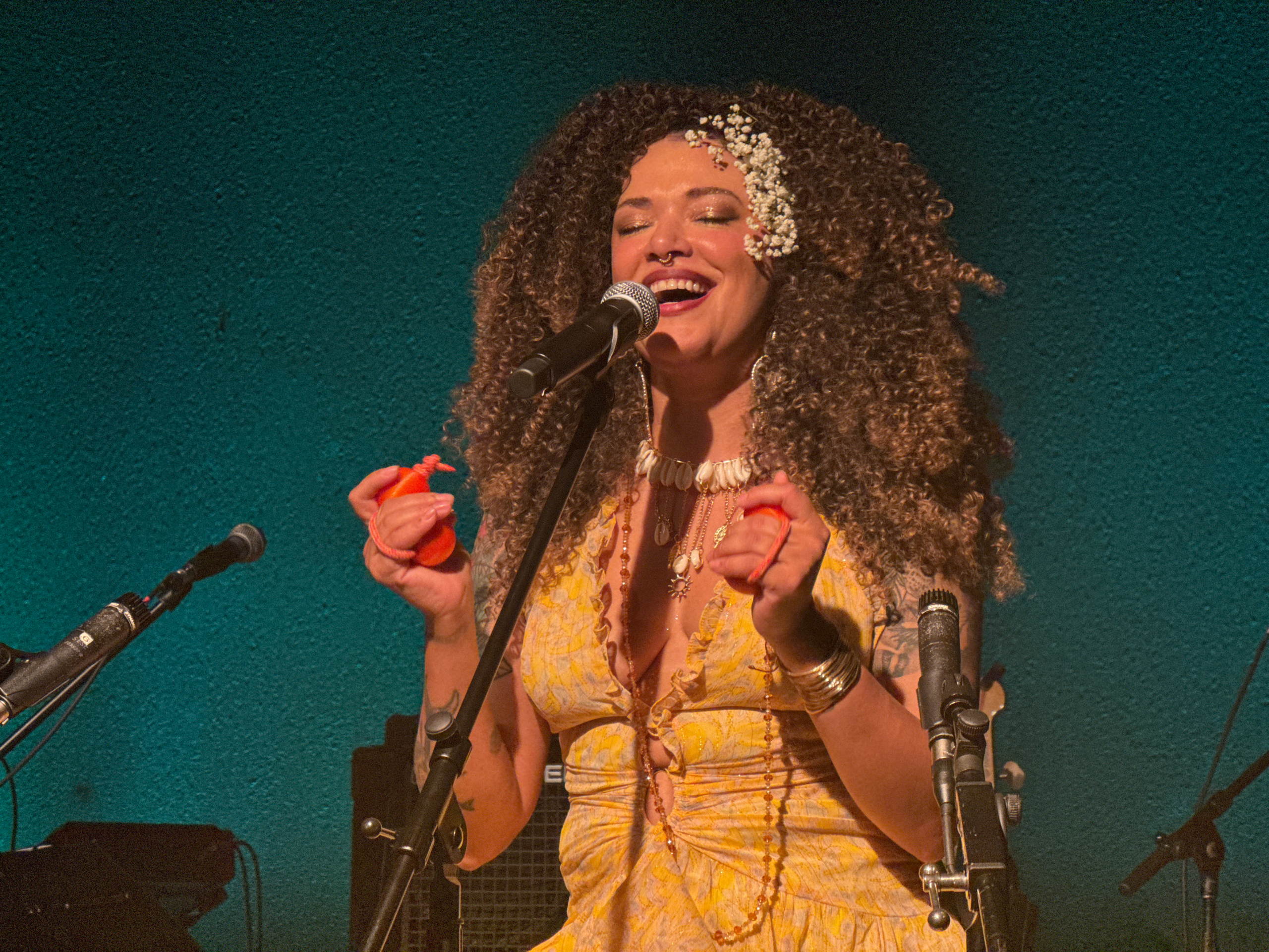 Ana Cacimba ilumina o Sesc Pinheiros com ancestralidade, fé e a força de quem chegou para ficar